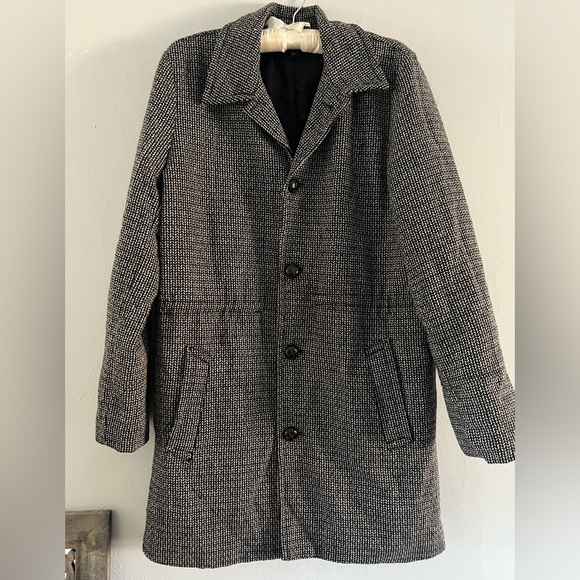 Stylish wool pea coat - Picture 1 of 5